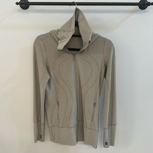 Lululemon zip up jacket/sweatshirt in a size 6. Like new condition.